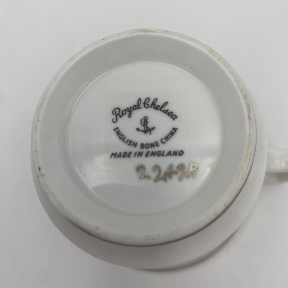 Royal Chelsea Teacup & Saucer 2242A Strawberries Silver - Picture 8 of 12